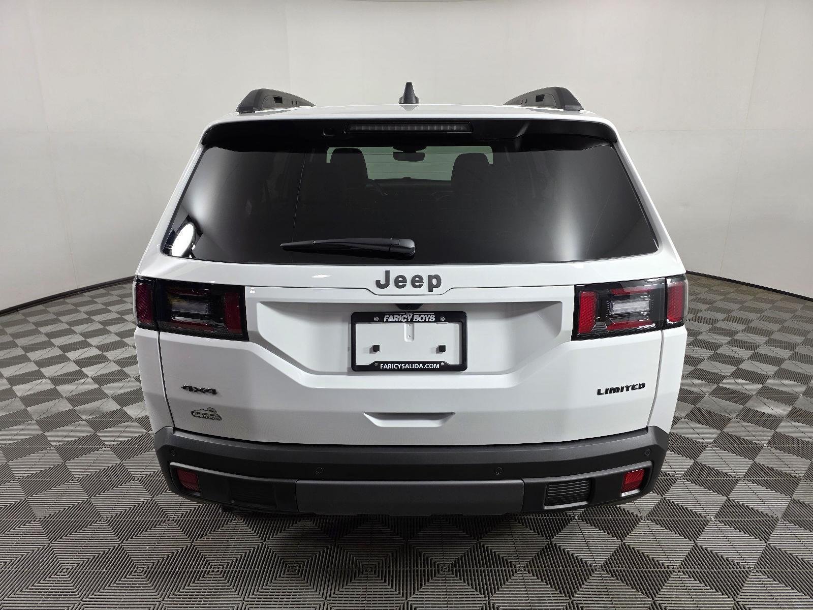 New 2026 Bright White Clear-Coat Exterior Paint Jeep Limited image 4