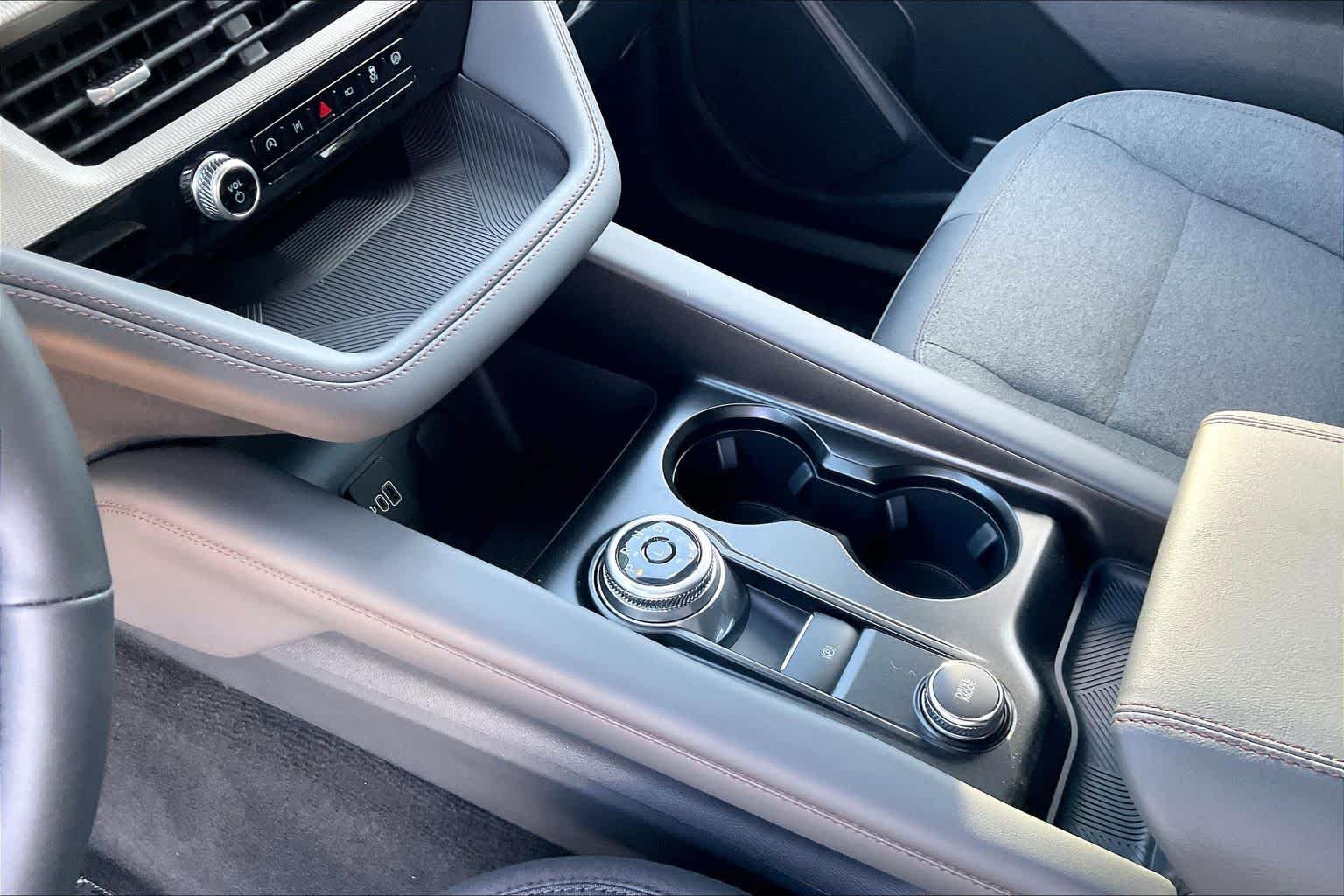 New 2027 Carbonized Gray Metallic Ford Active image 7