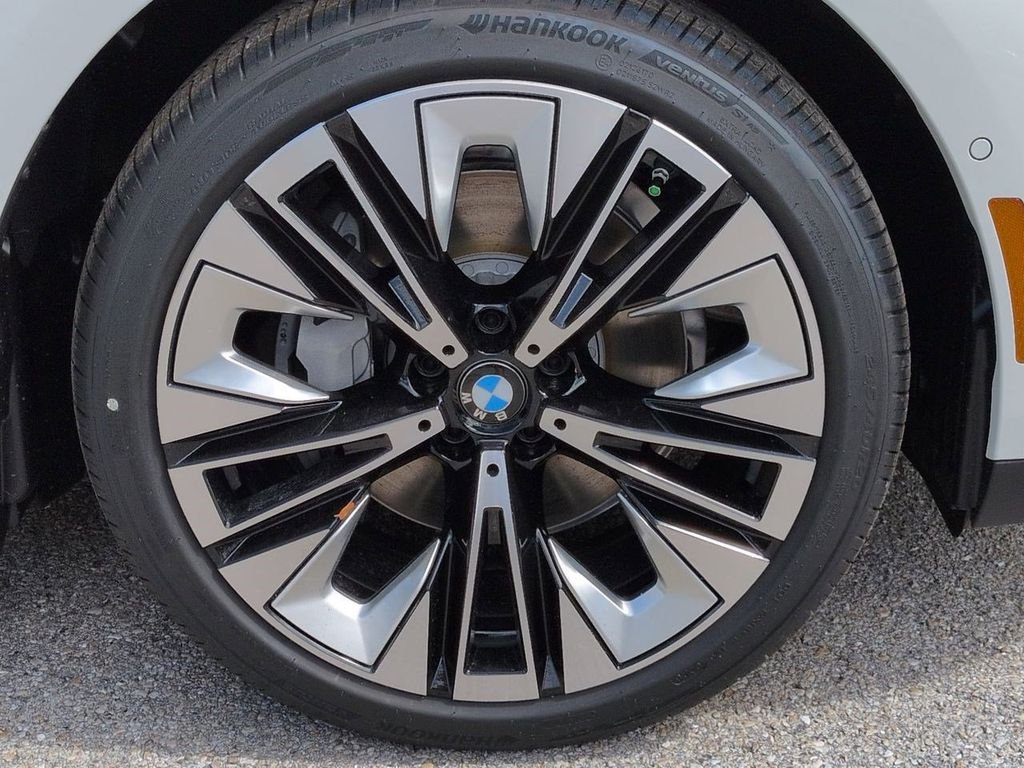 New 2026 Alpine White BMW eDrive40 image 11