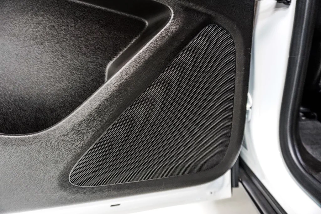 Used 2021 White Chevrolet LT image 9