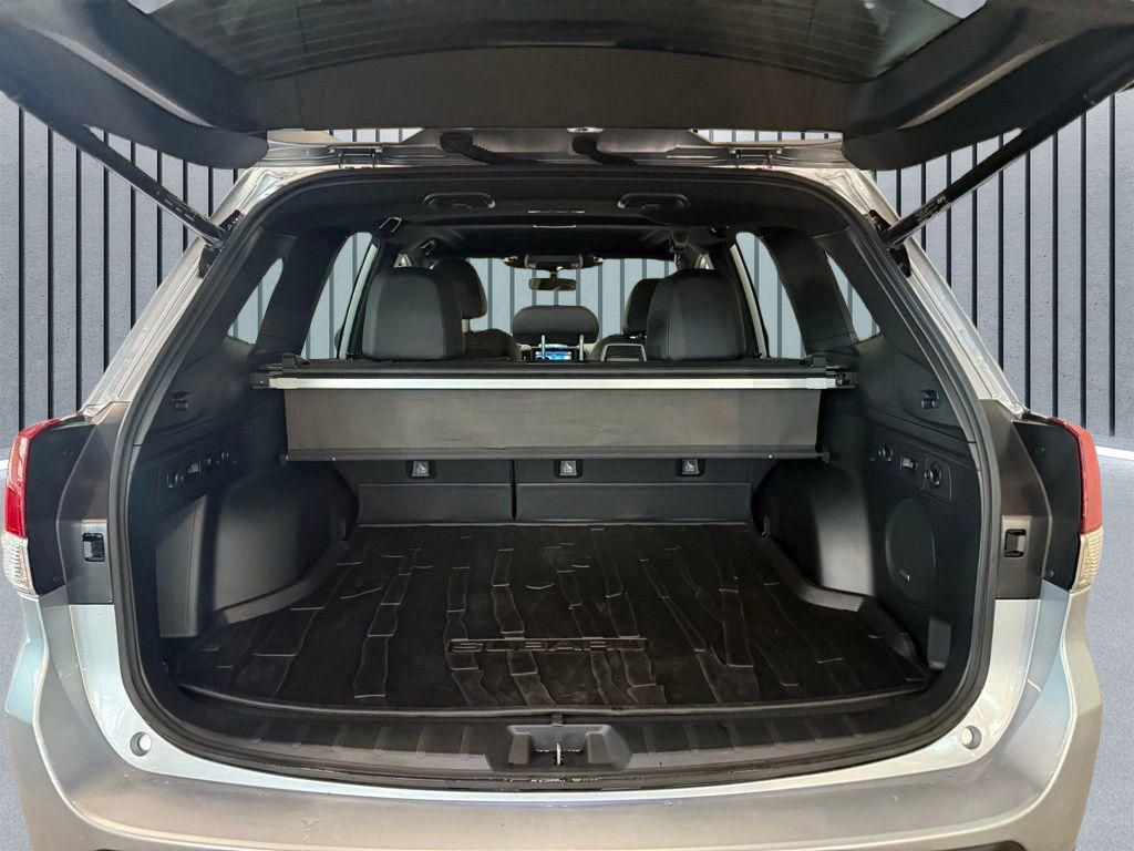 Used 2025 Silver Subaru Wilderness image 9
