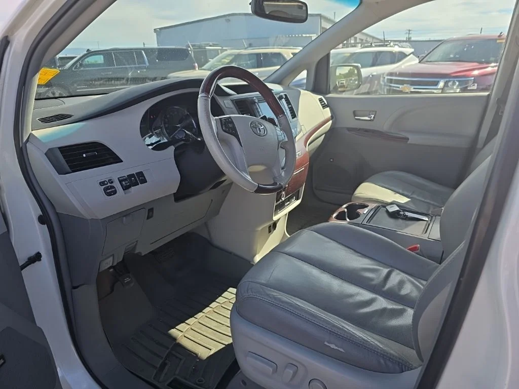 Used 2012 Blizzard Pearl Toyota Limited image 9