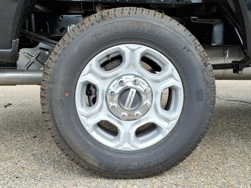 New 2026 Agate Black Metallic Ford F-250® XLT image 9