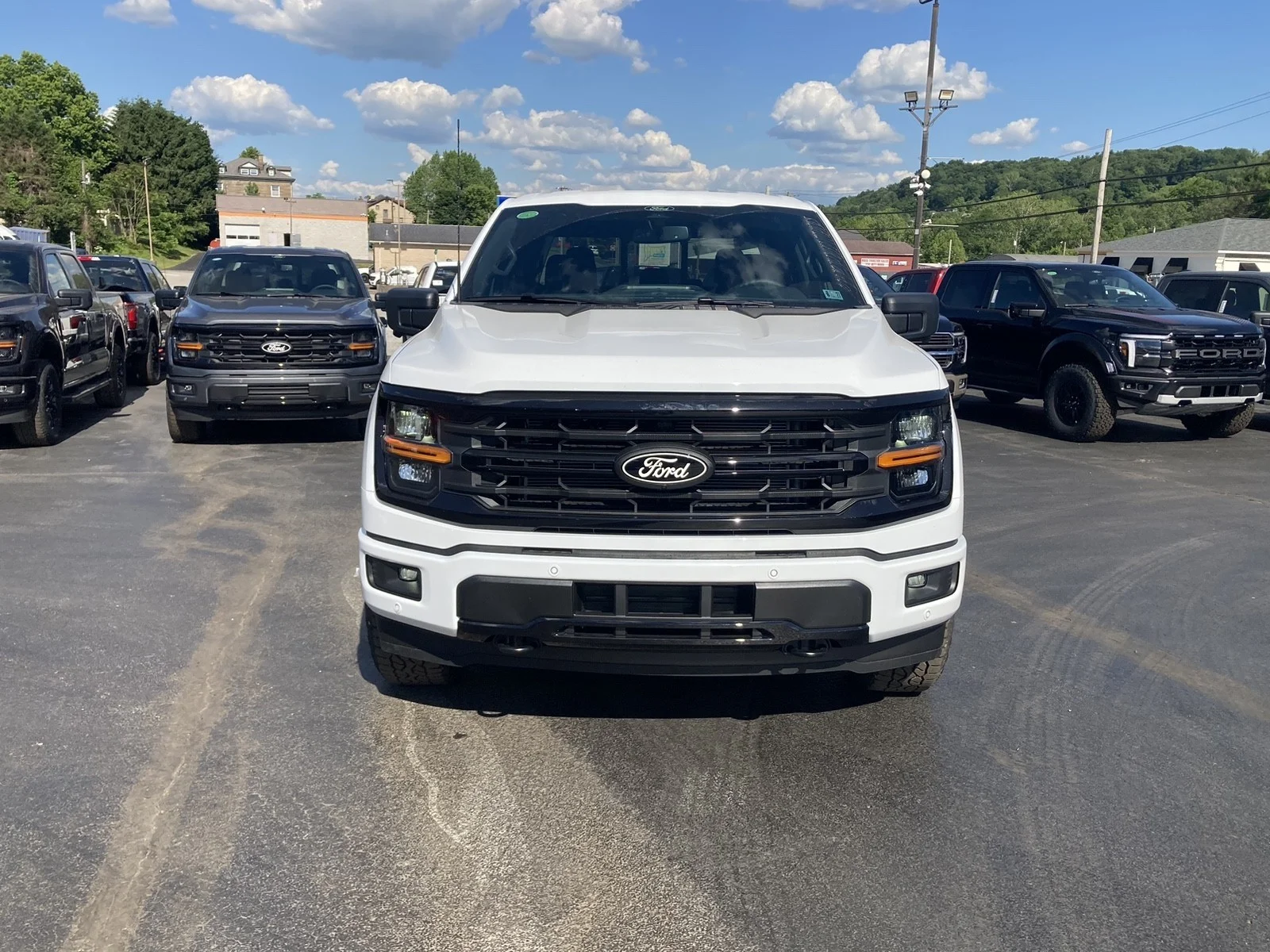 New 2026 Oxford White Ford XLT image 3