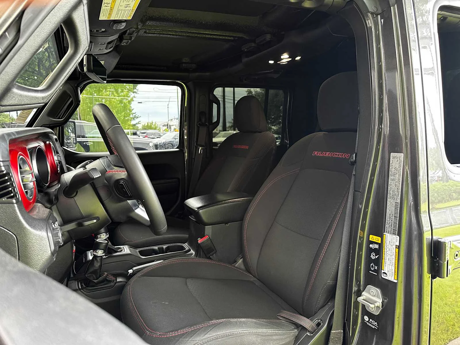 Used 2023  Jeep Rubicon image 9
