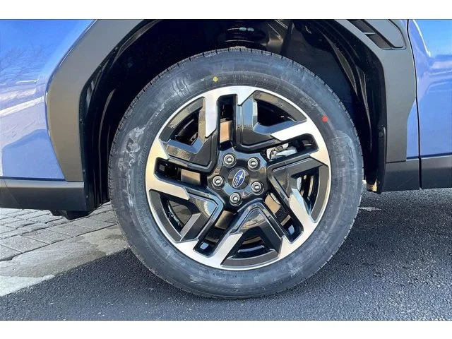 New 2026 DAYBREAK BLUE PEARL Subaru Limited image 24
