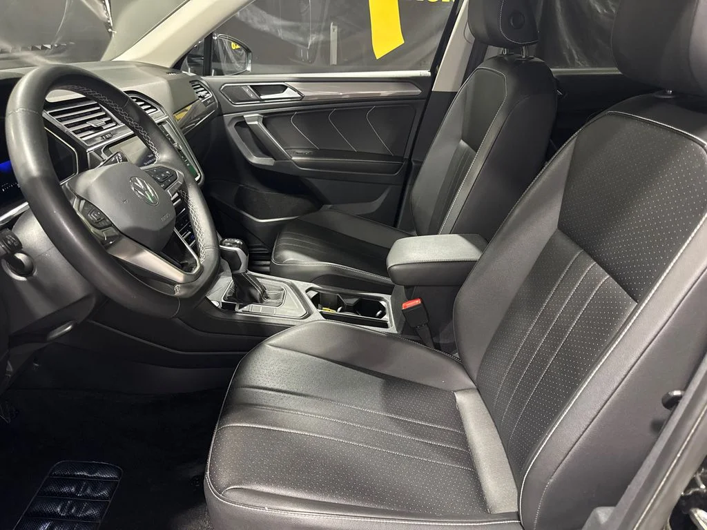 Used 2024  Volkswagen SE image 11