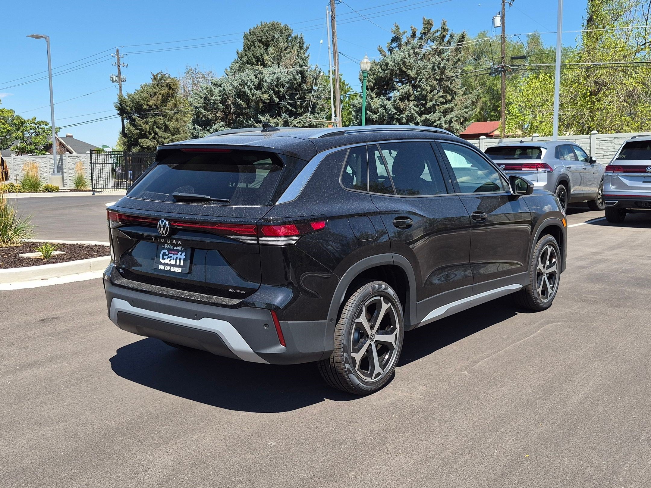 New 2026 Deep Black Pearl Volkswagen SE image 3