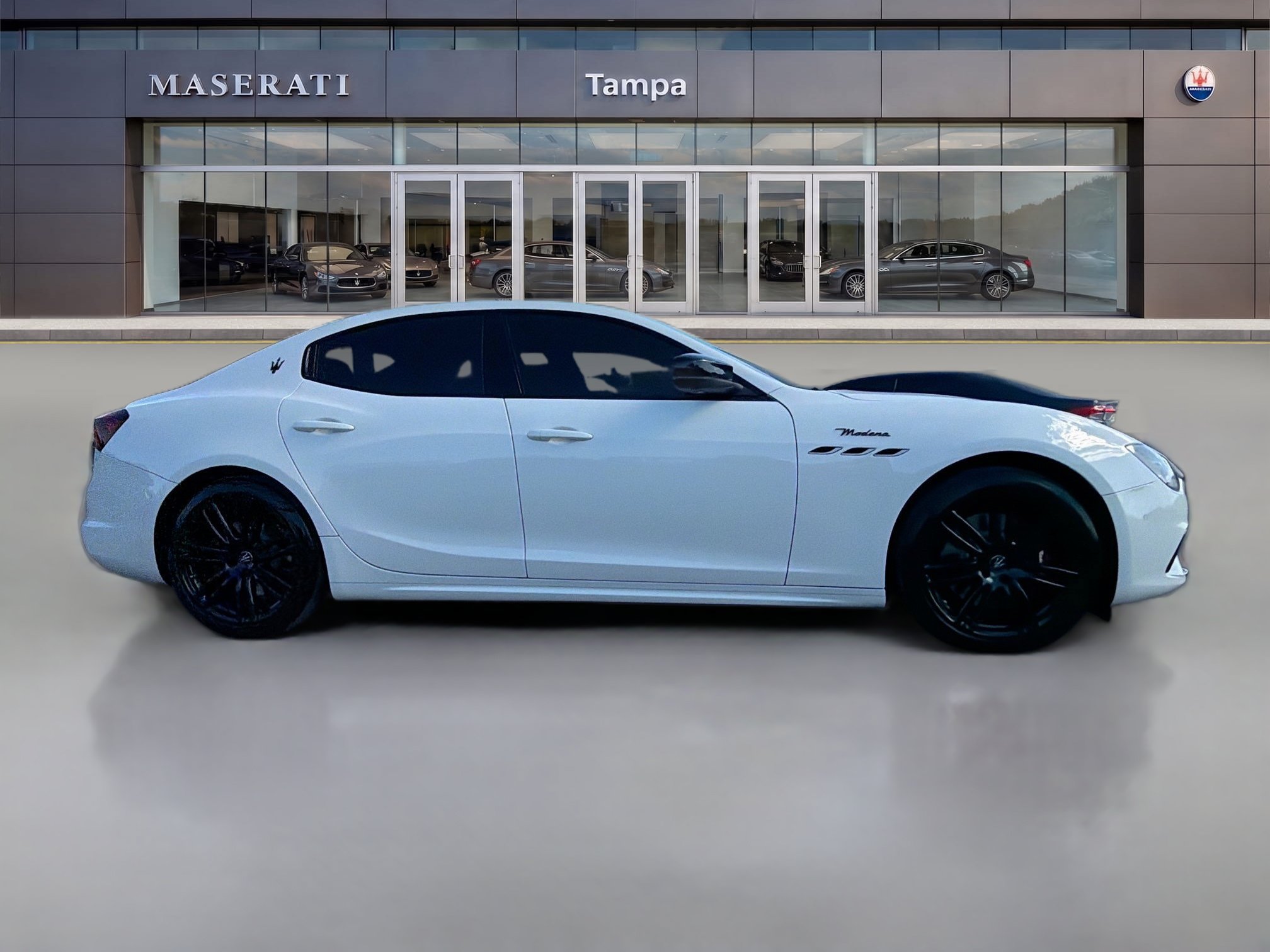 Used 2023  Maserati Modena image 2