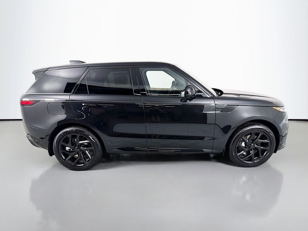 New 2026 Santorini Black Land Rover Dynamic SE image 8
