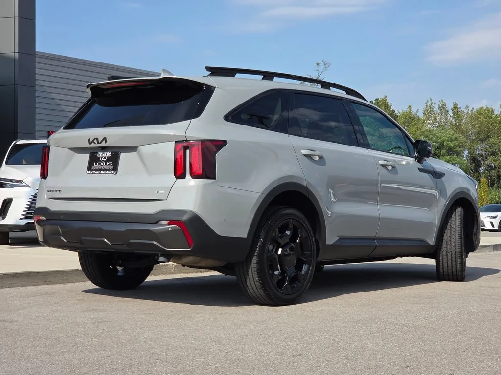 Used 2025 Wolf Gray Kia X-Line SX image 27