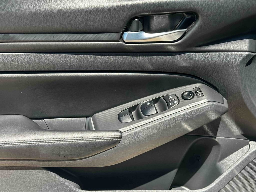 2025 Nissan Altima SV - Photo 16