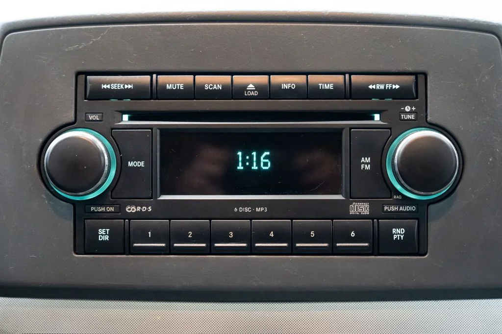 Used 2007 Silver Jeep Laredo image 13