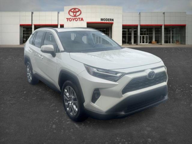 Certified Used 2022 BLIZZARD PEARL Toyota  image 3