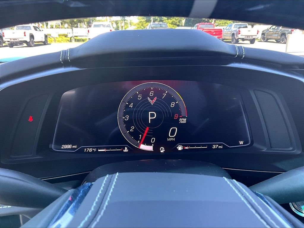 Used 2024 Blue Chevrolet Z06 image 25
