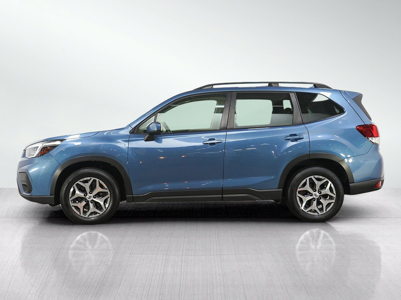 Used 2020 Horizon Blue Pearl Subaru Premium image 2