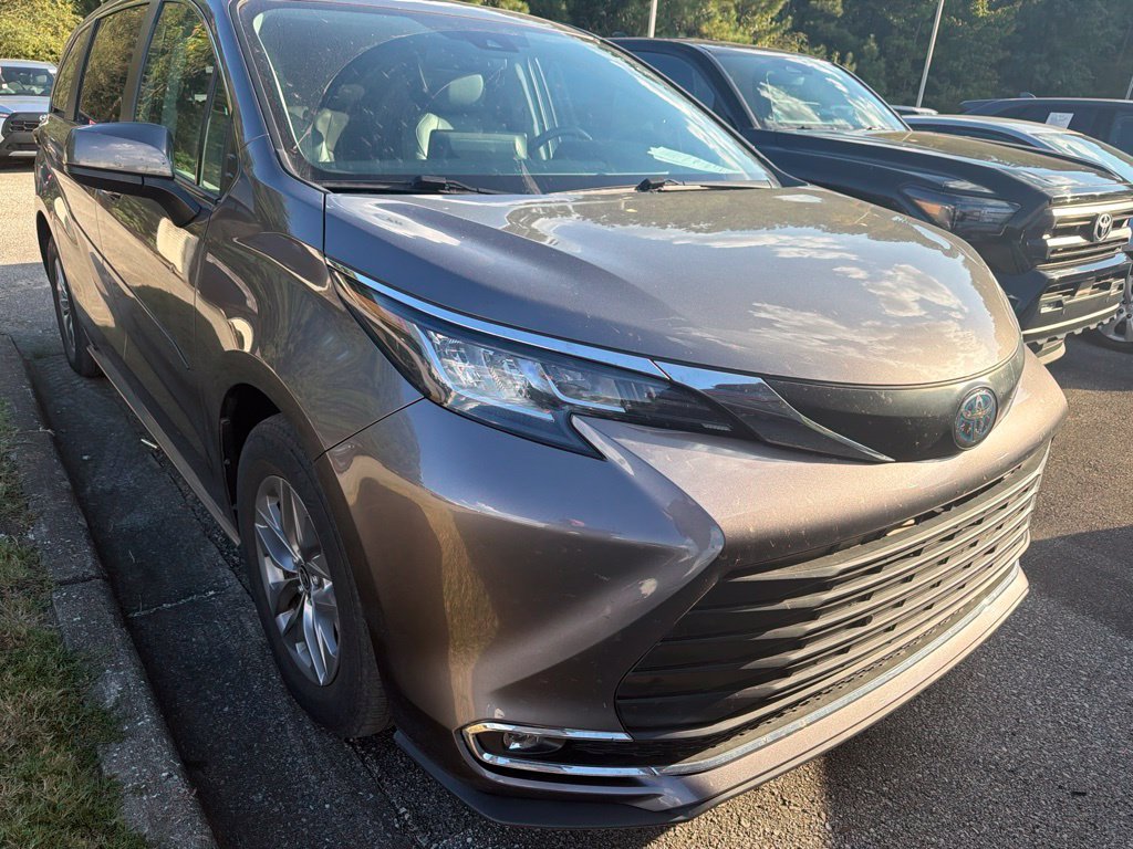 Used 2023 Gray Toyota XLE image 4