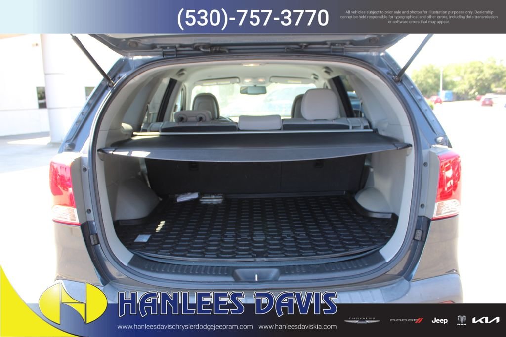 Used 2012 Black Kia LX image 10
