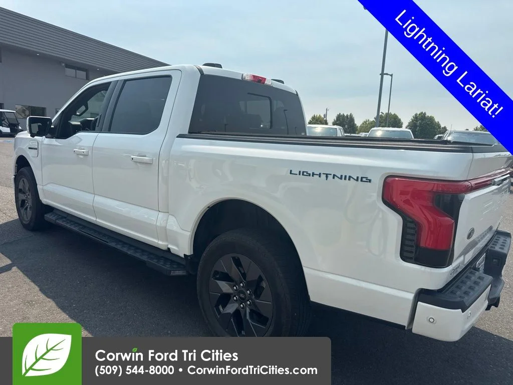 Certified Used 2022 White Metallic Ford Lariat image 6