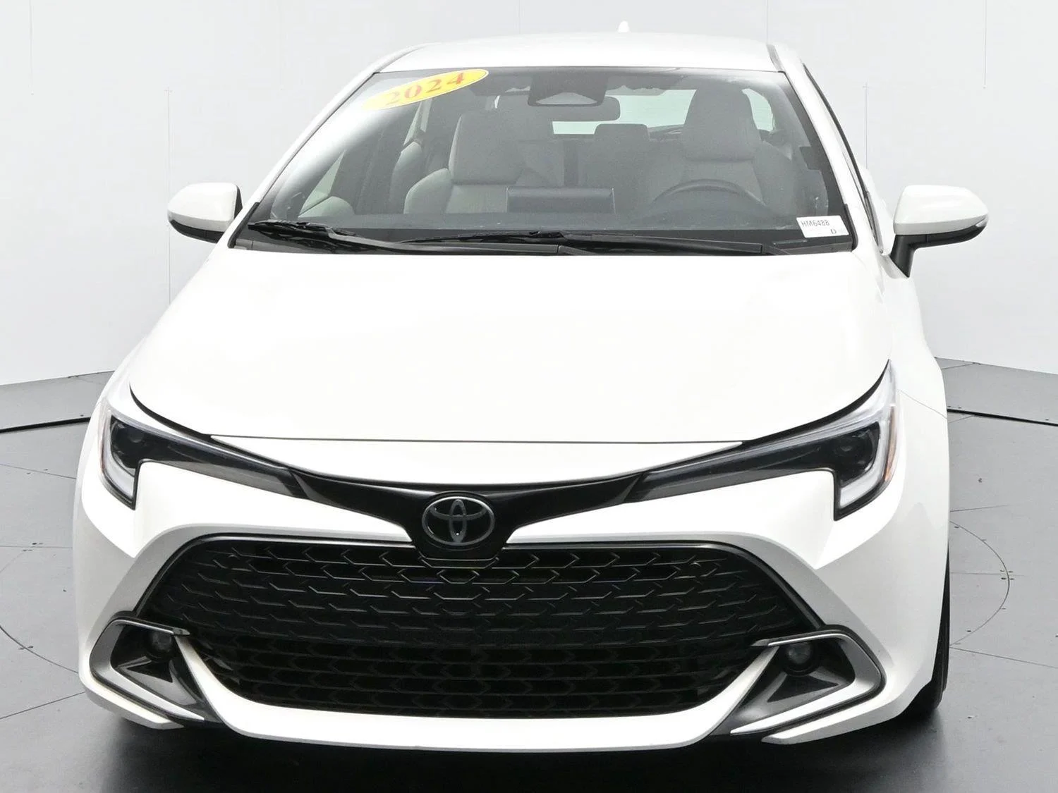 Used 2024 Ice Cap Toyota XSE image 2