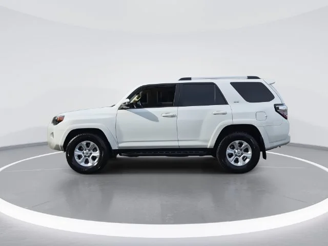 Used 2022 White Toyota SR5 Premium image 5
