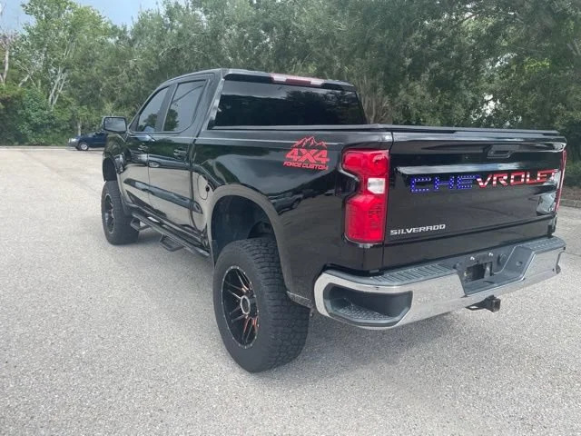 Used 2019 Black Chevrolet LT image 4