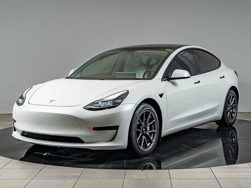2021 Tesla Model 3 Standard Range Plus's photo