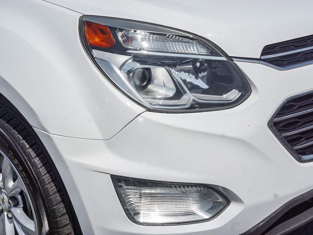 Used 2017 Summit White Chevrolet LT image 10