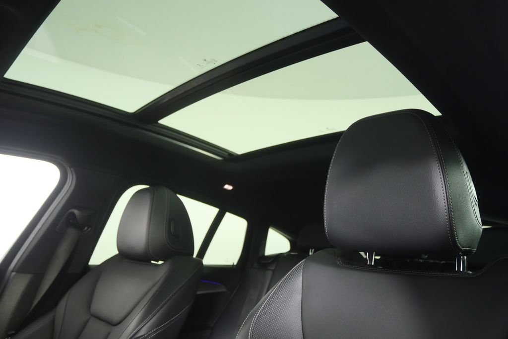 Used 2022 Dark Graphite Metallic BMW xDrive30i image 11