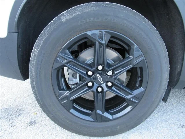 Used 2024 White Chevrolet LT image 8