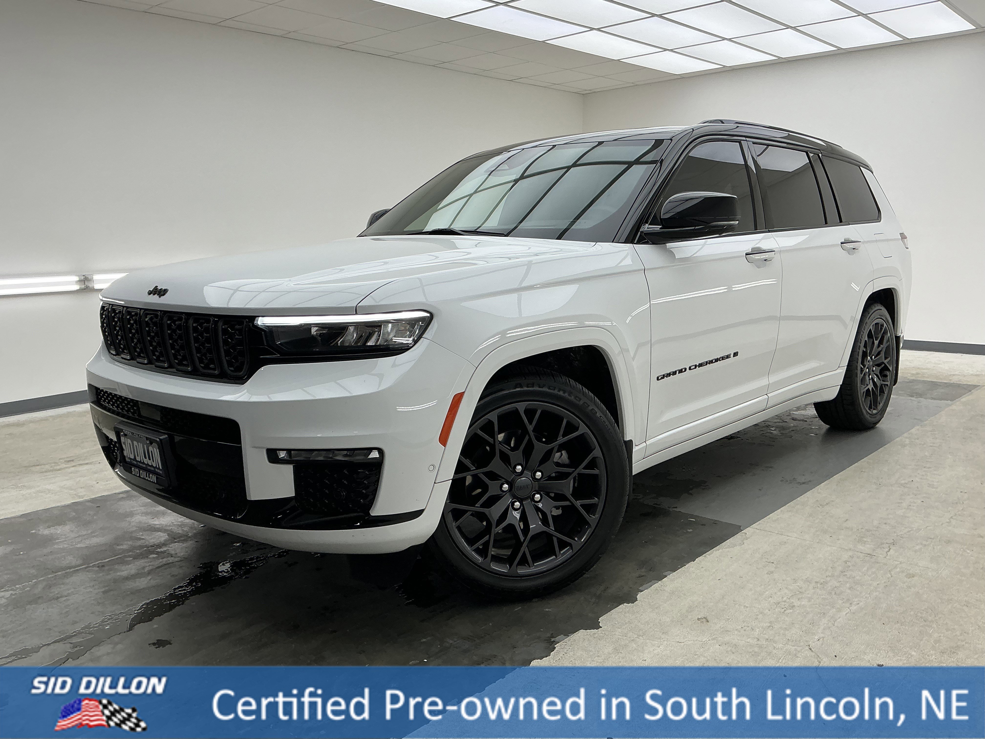 2023 Jeep Grand Cherokee L Summit Reserve 4x4's photo