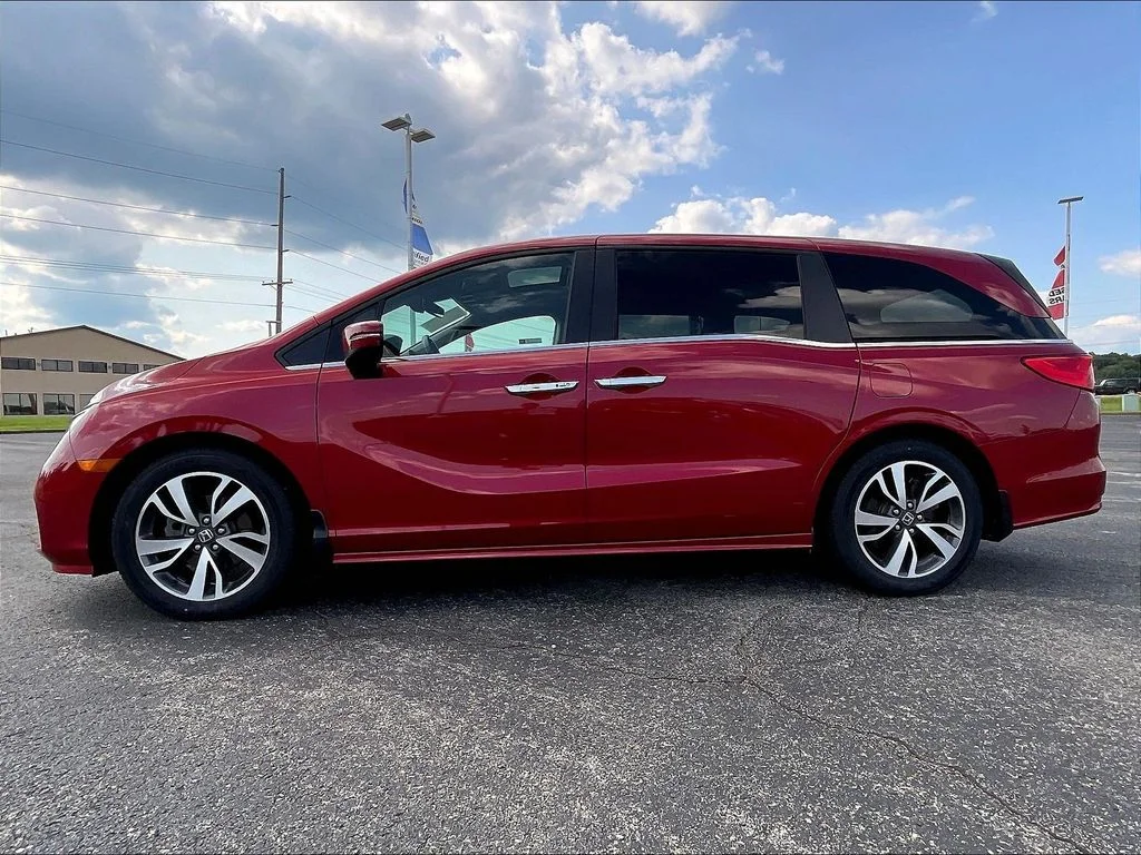 Certified Used 2022 Radiant Red Metallic II Honda Touring image 5