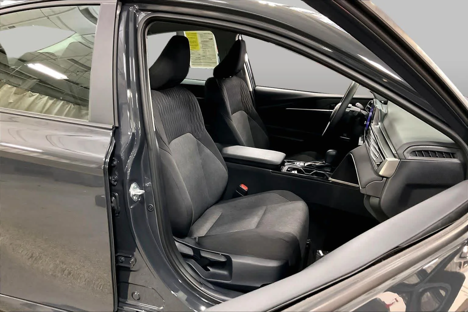 Used 2025 Underground Toyota LE image 9