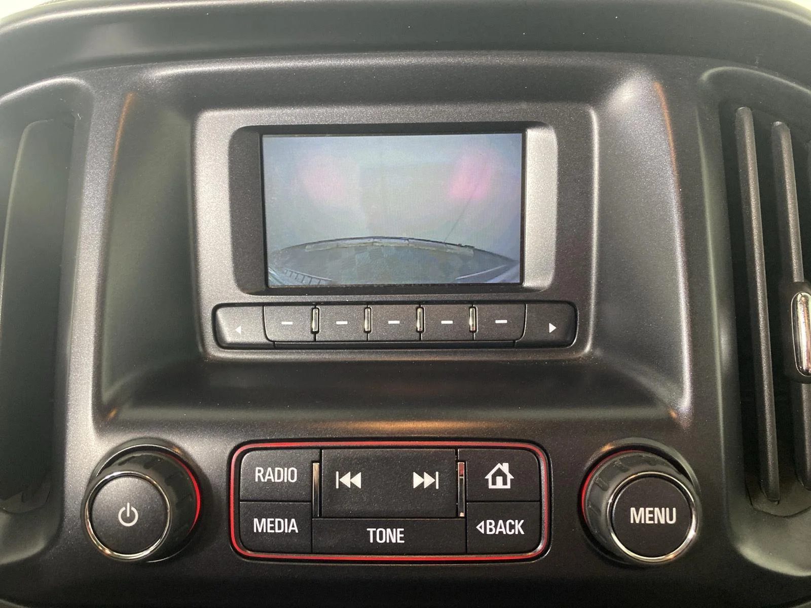 Used 2016 Summit White GMC 2WD image 16