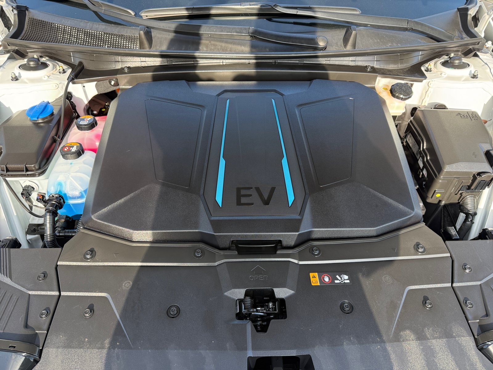 Certified Used 2024 White Hyundai SEL image 20