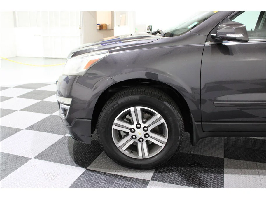 Used 2015 Tungsten Metallic Chevrolet LT image 9