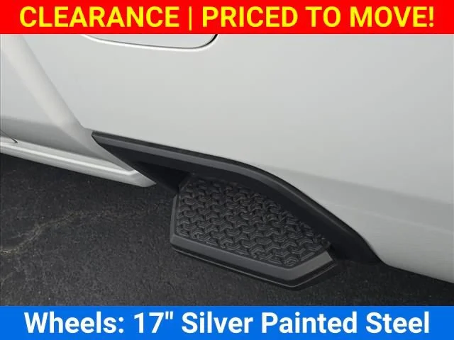 New 2026 Summit White Chevrolet WT image 31