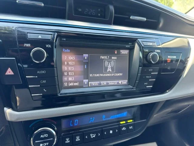 Used 2014 Silver Toyota LE Plus image 18