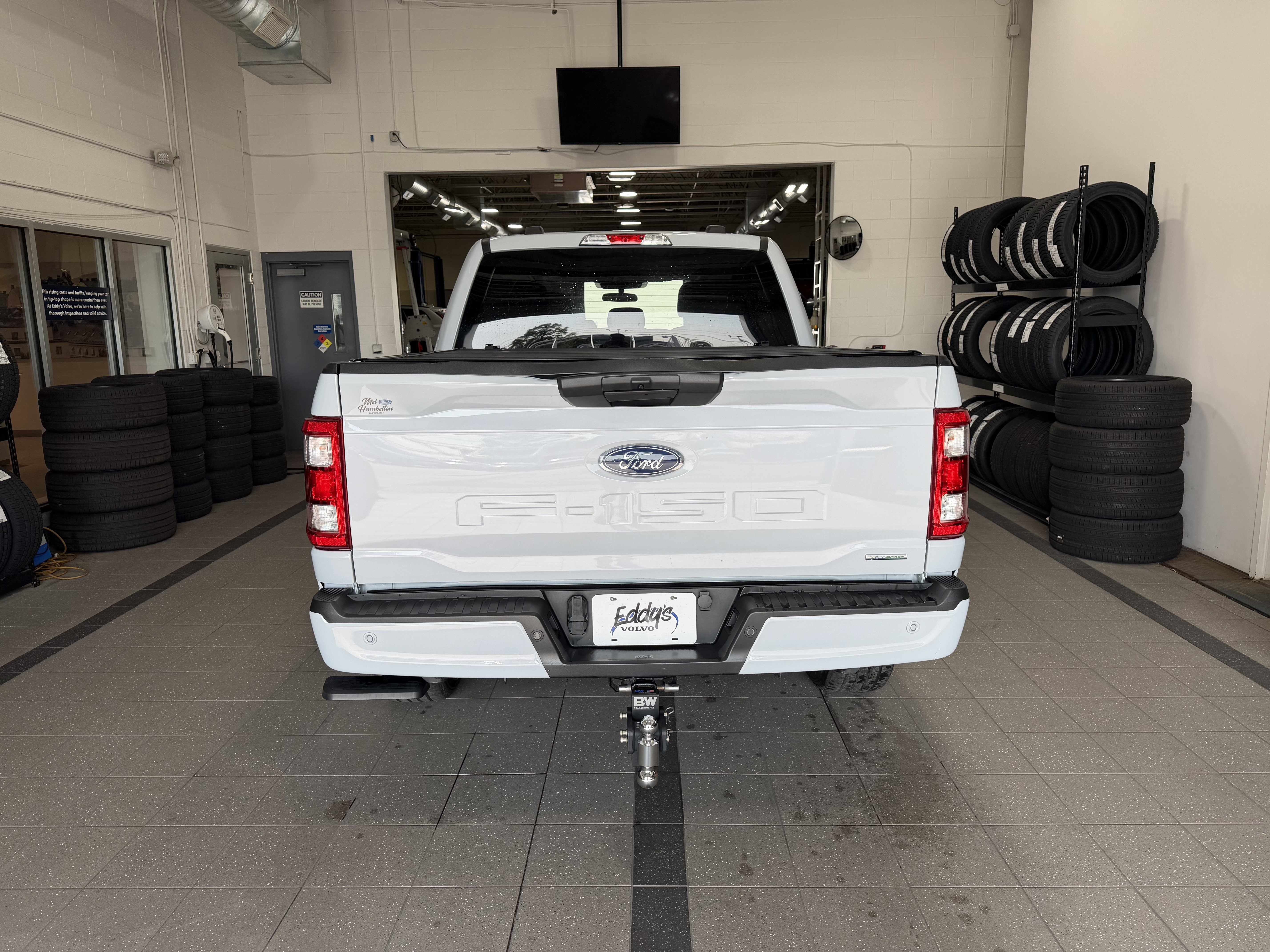 Used 2022 White Metallic Ford XL image 8