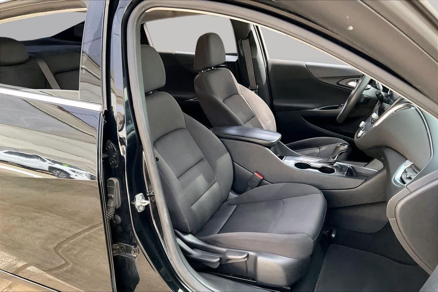 Used 2020 Mosaic Black Metallic Chevrolet LT image 9