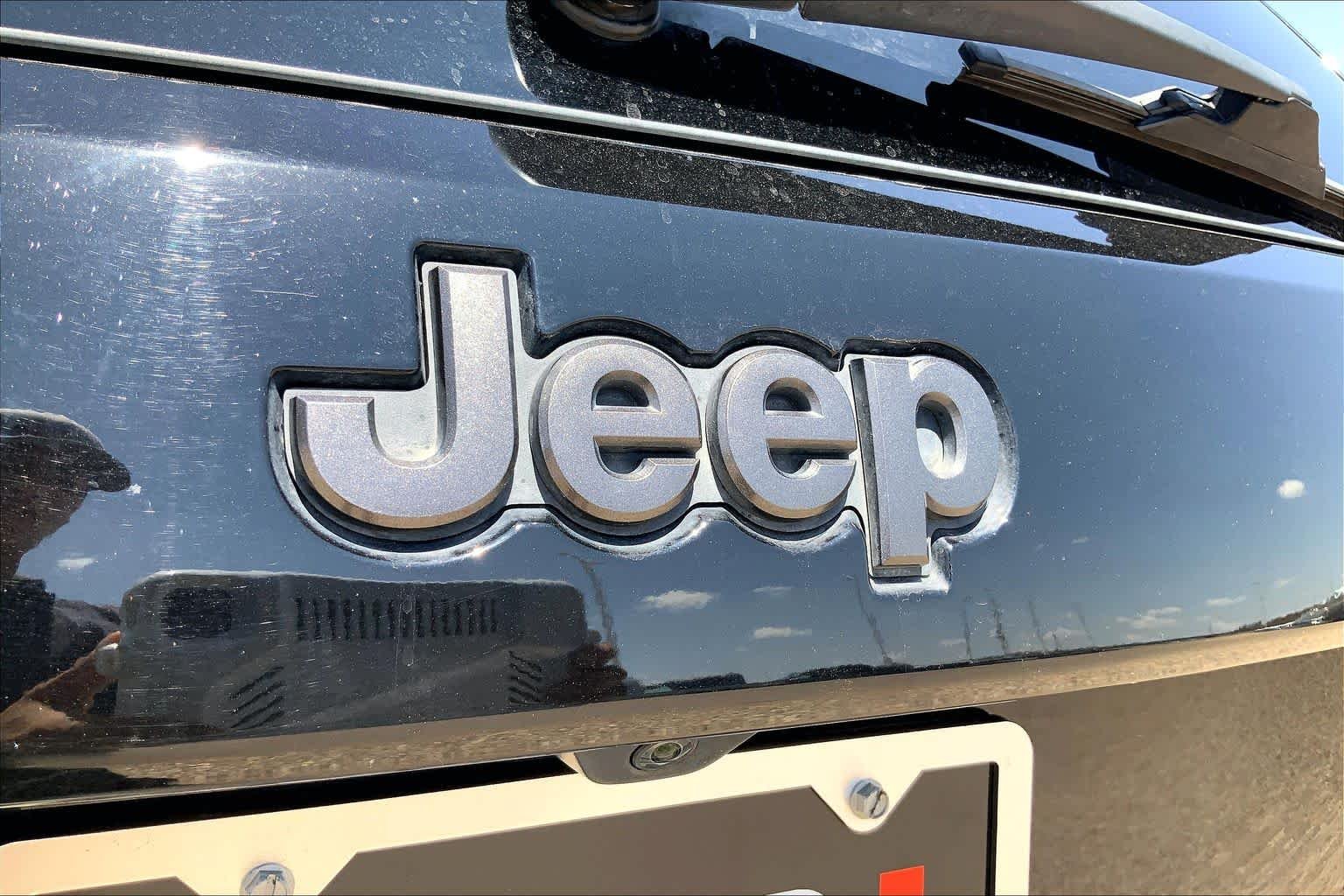 Used 2021 Diamond Black Crystal Pearlcoat Jeep High Altitude image 33