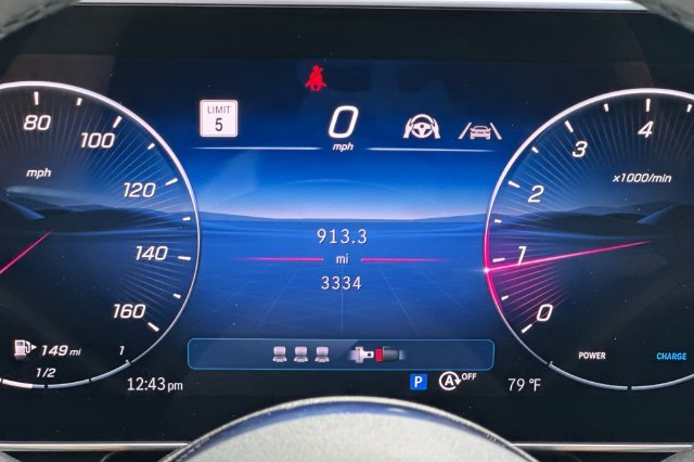 Used 2025  Mercedes-Benz GLC 300 image 27