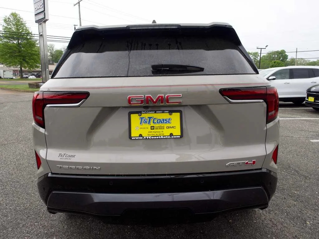 2026 GMC Terrain AT4 - Photo 7