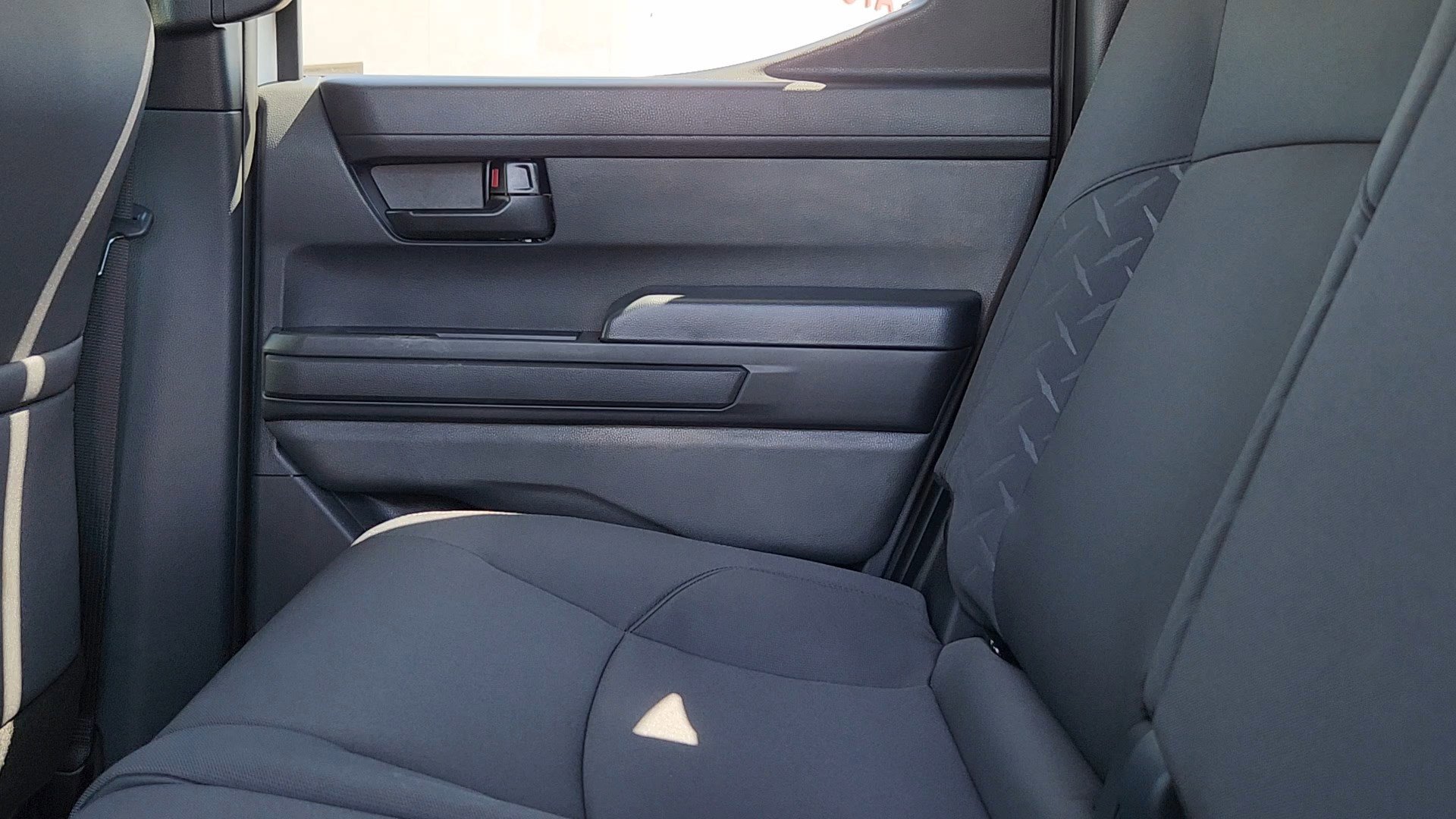 2026 Toyota Tacoma SR5 - Photo 15
