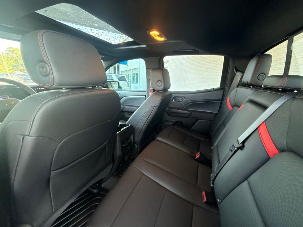 Used 2025 Gray Chevrolet Z71 image 45