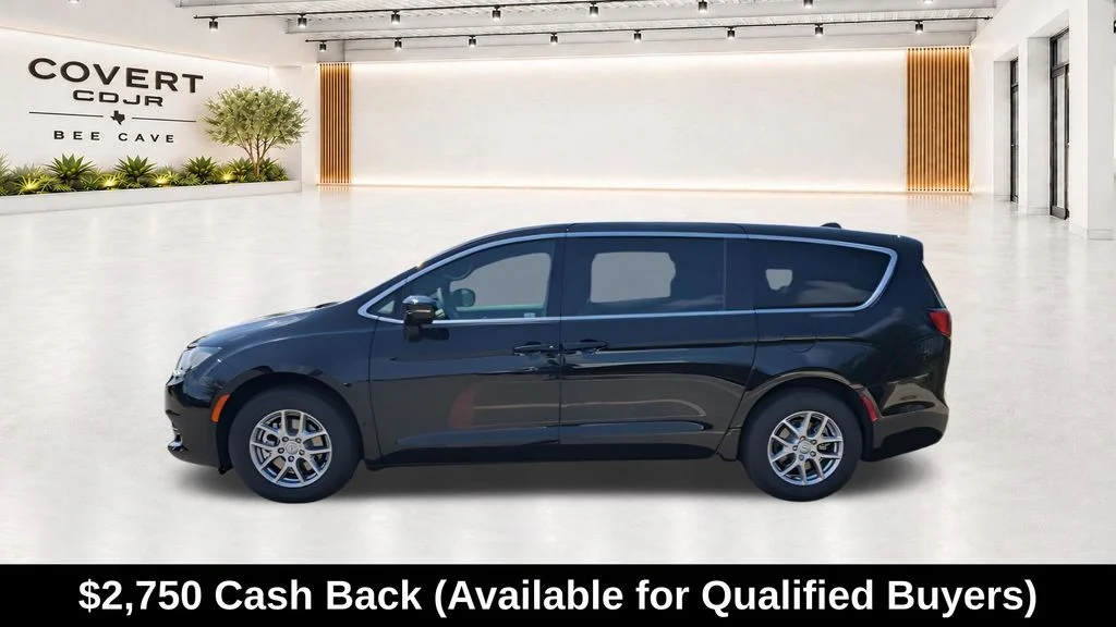 2026 Chrysler Voyager LX - Photo 6