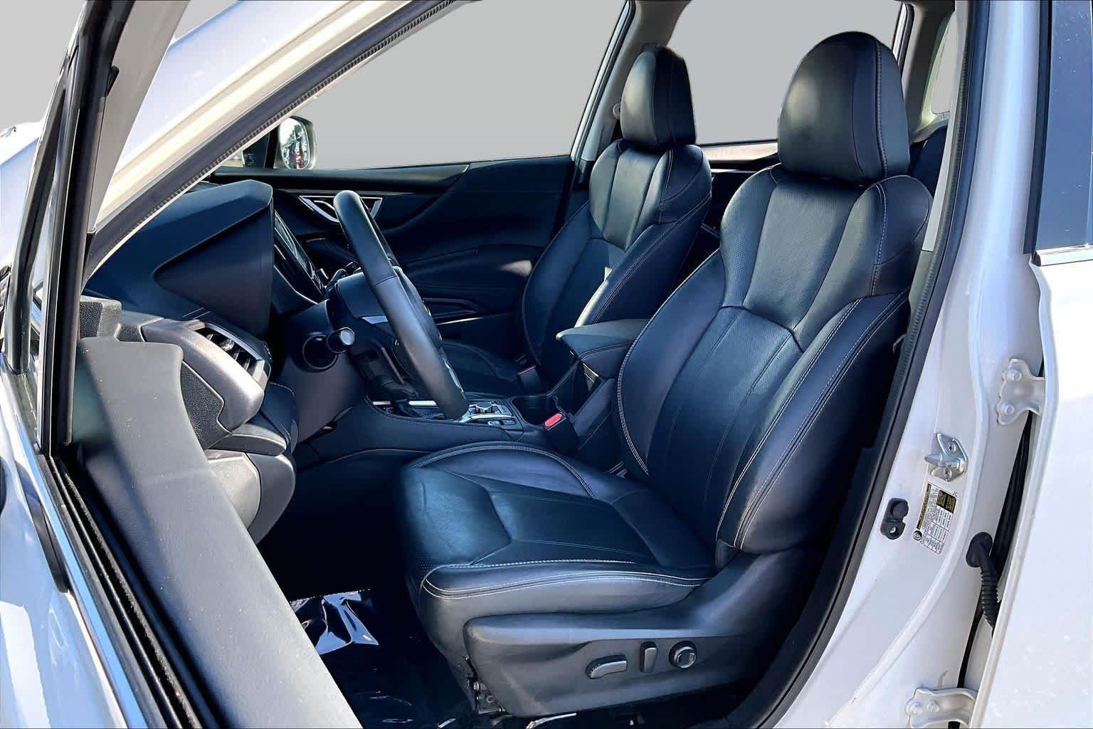 Used 2022 Crystal White Pearl Subaru Touring image 8