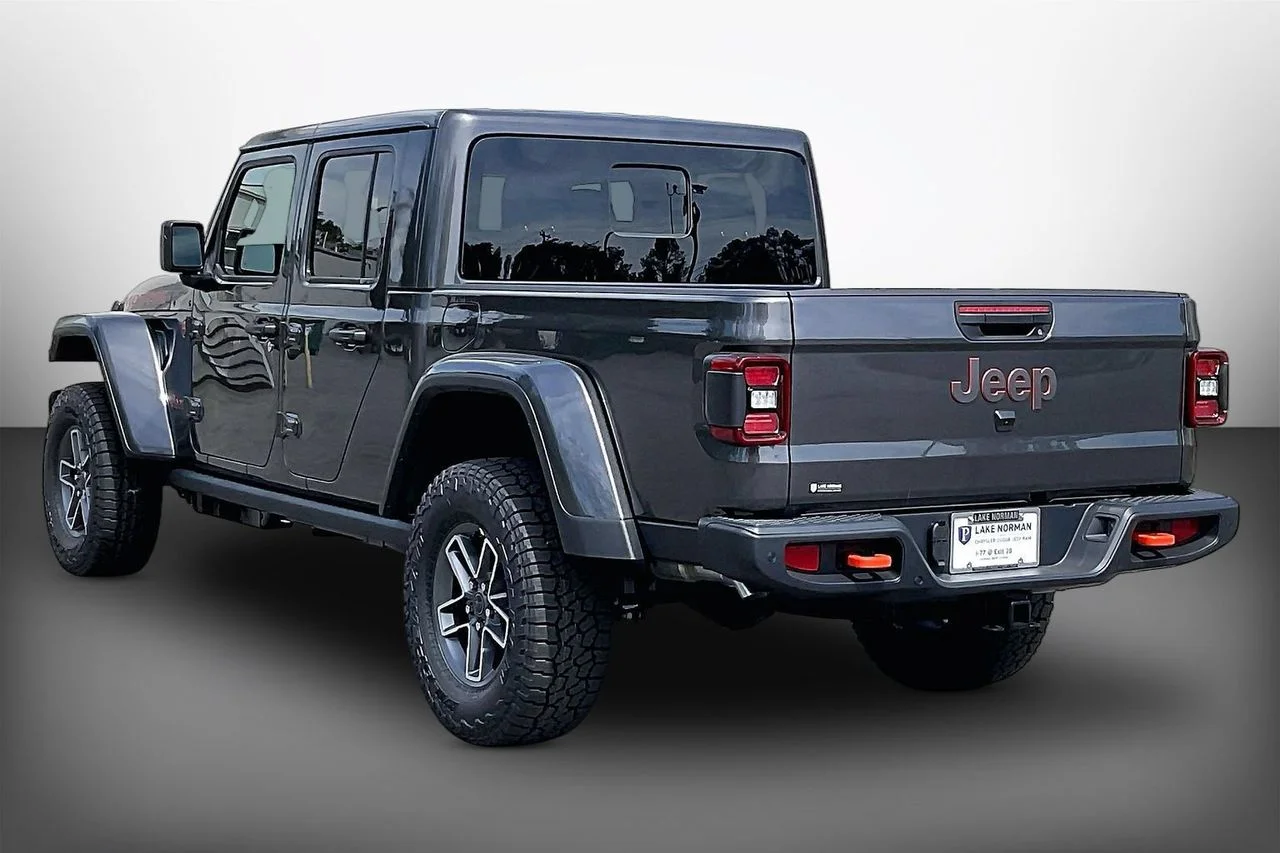 New 2026 Granite Crystal Metallic Clearcoat Jeep Mojave image 6