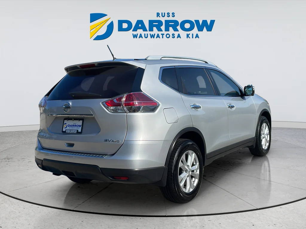 Used 2015 Silver Nissan SV image 5