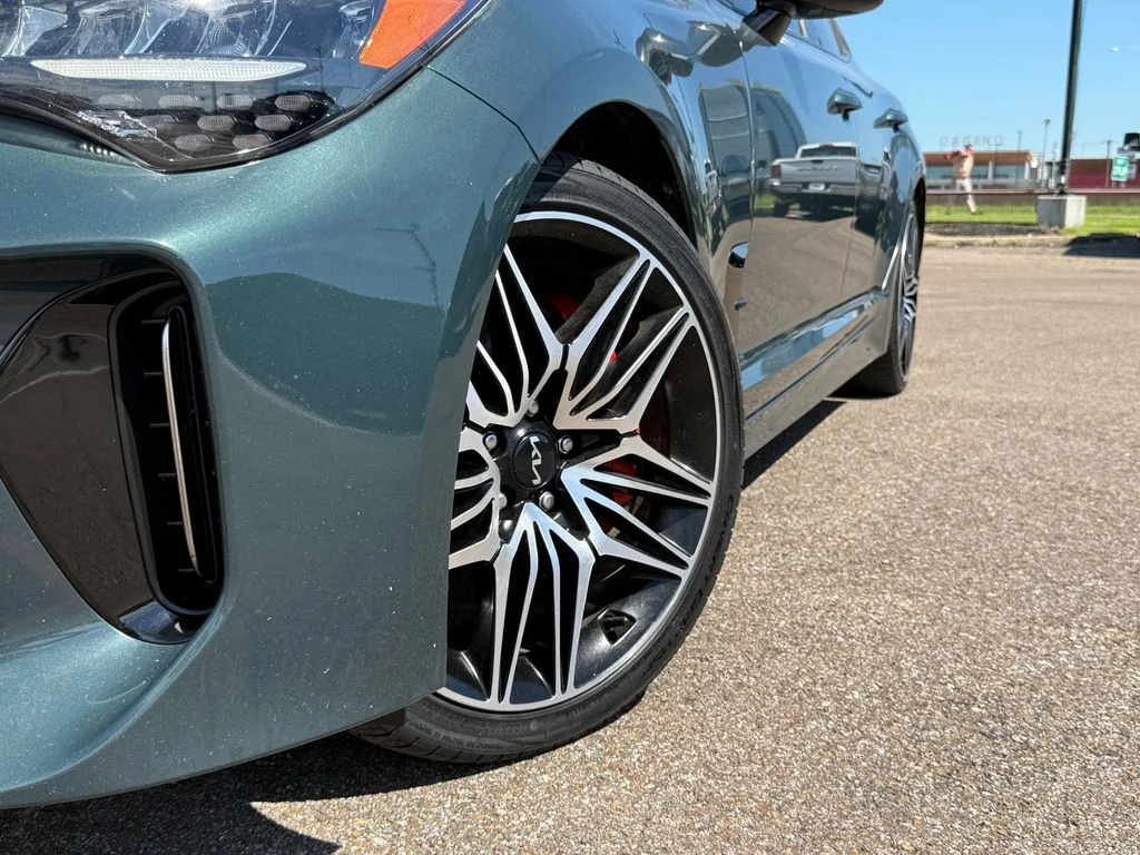 Used 2022 Ascot Green Kia GT1 image 17